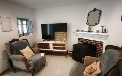 A village house in Altea la Vella on 2 floors with several terraces.